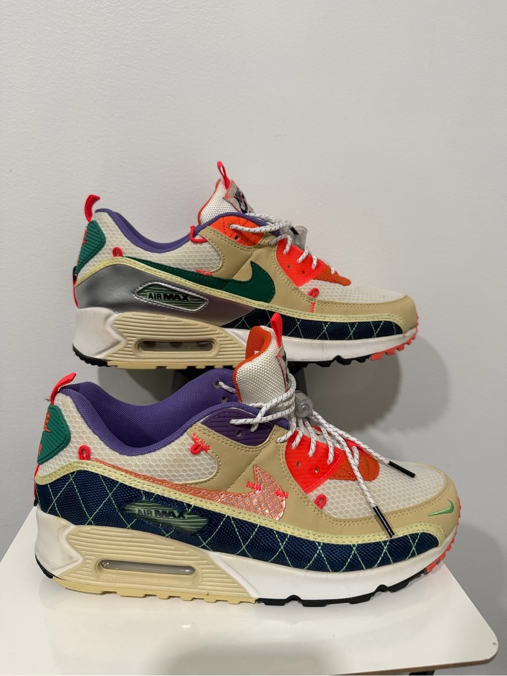 Nike Air Max 90 Sneakers | Men’s Size 9.5 | Classic Style